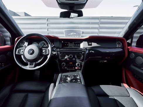 Used 2022 Rolls-Royce Cullinan Black Badge image 56