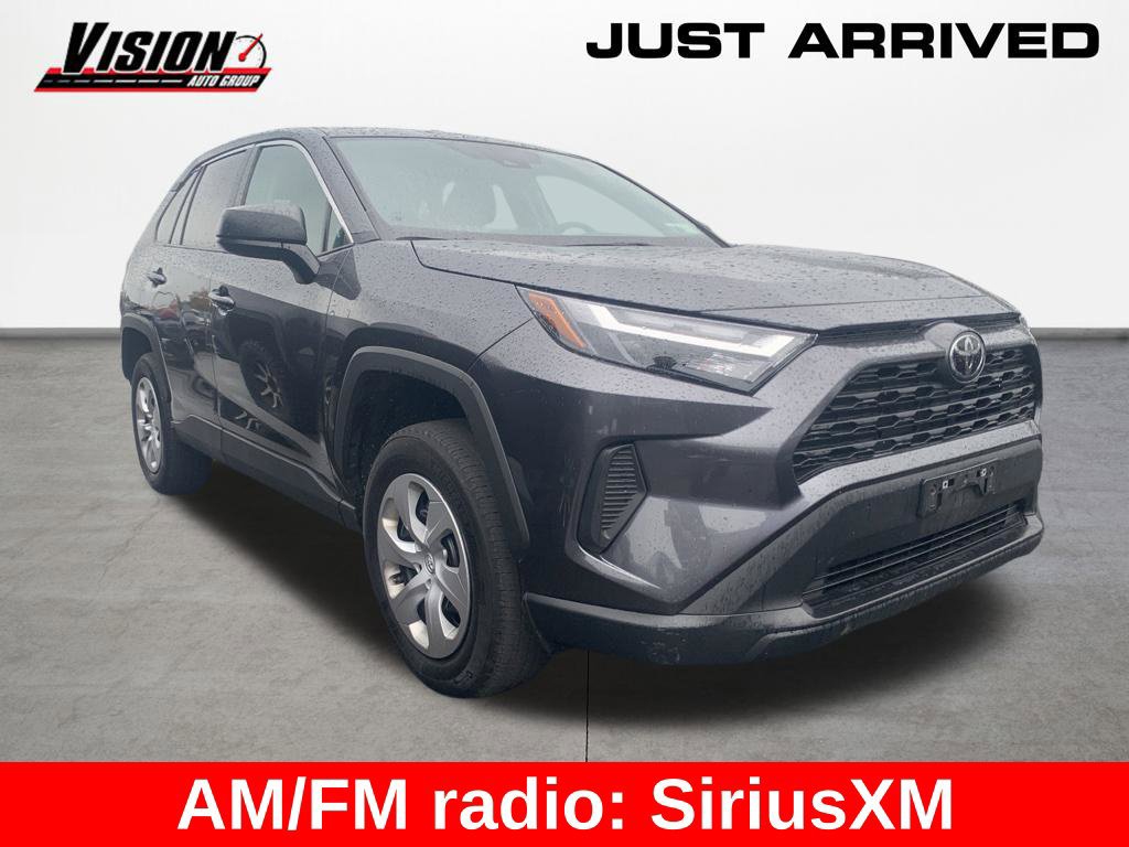 Used 2024 Toyota RAV4 LE AWD/4WD image 4