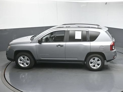 Used 2016 Jeep Compass Sport FWD image 41