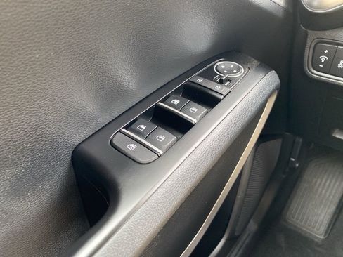 Used 2025 Kia Soul LX w/ LX Technology Package image 25