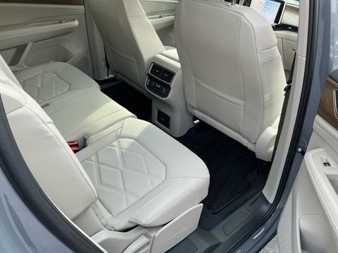 New 2026 Volkswagen Atlas SE image 28