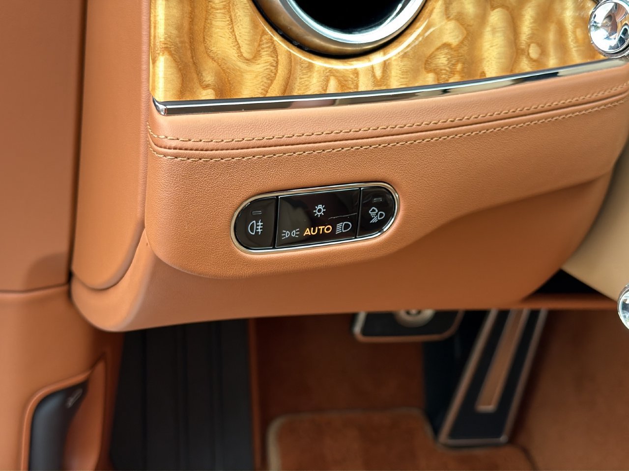 Used 2023 Bentley Continental GT V8 AWD/4WD image 23