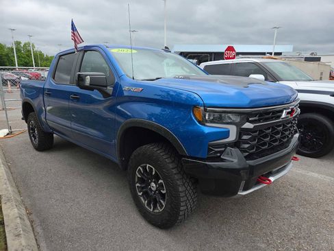 Used 2022 Chevrolet Silverado 1500 ZR2 w/ Technology Package AWD/4WD image 1