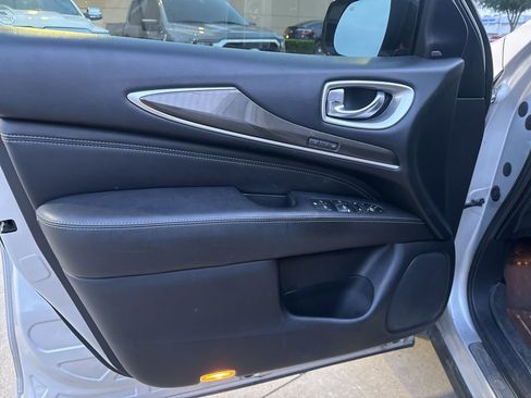 Used 2020 INFINITI QX60 Luxe w/ Essential Package image 12