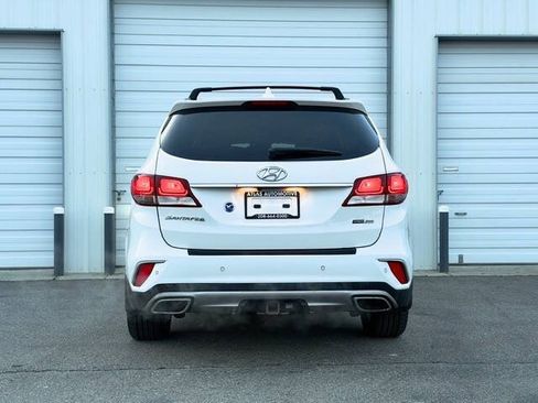 Used 2018 Hyundai Santa Fe AWD w/ SE Ultimate Tech Package 03 image 6