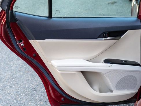 Used 2019 Toyota Camry LE image 29