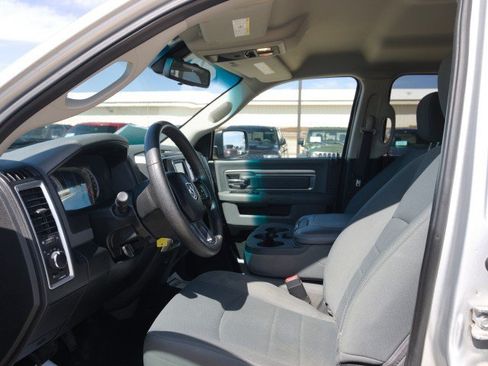 Used 2016 RAM 1500 Classic SLT w/ SLT Plus D←cor Group AWD/4WD image 15