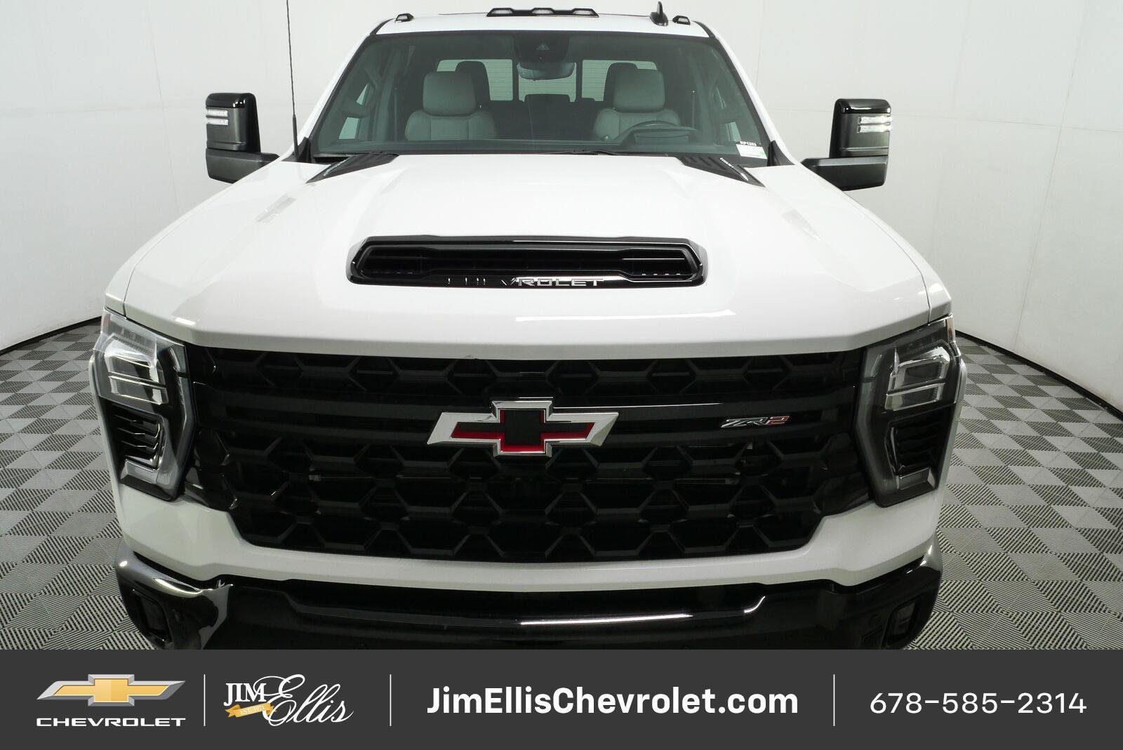 Used 2025 Chevrolet Silverado 2500 ZR2 w/ Technology Package AWD/4WD image 30