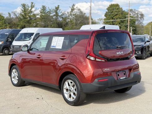 Used 2022 Kia Soul LX w/ Technology Package image 5