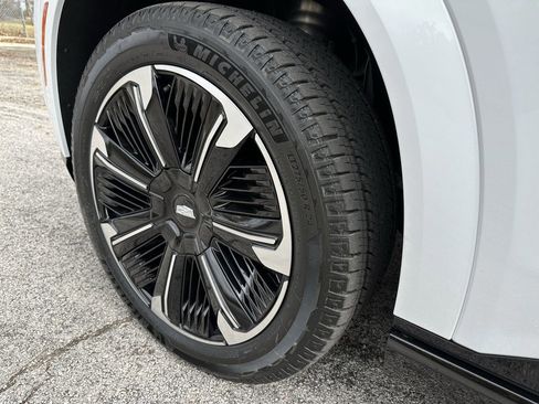 New 2025 Cadillac Escalade IQ Sport 1 w/ LPO, ONYX Package image 6