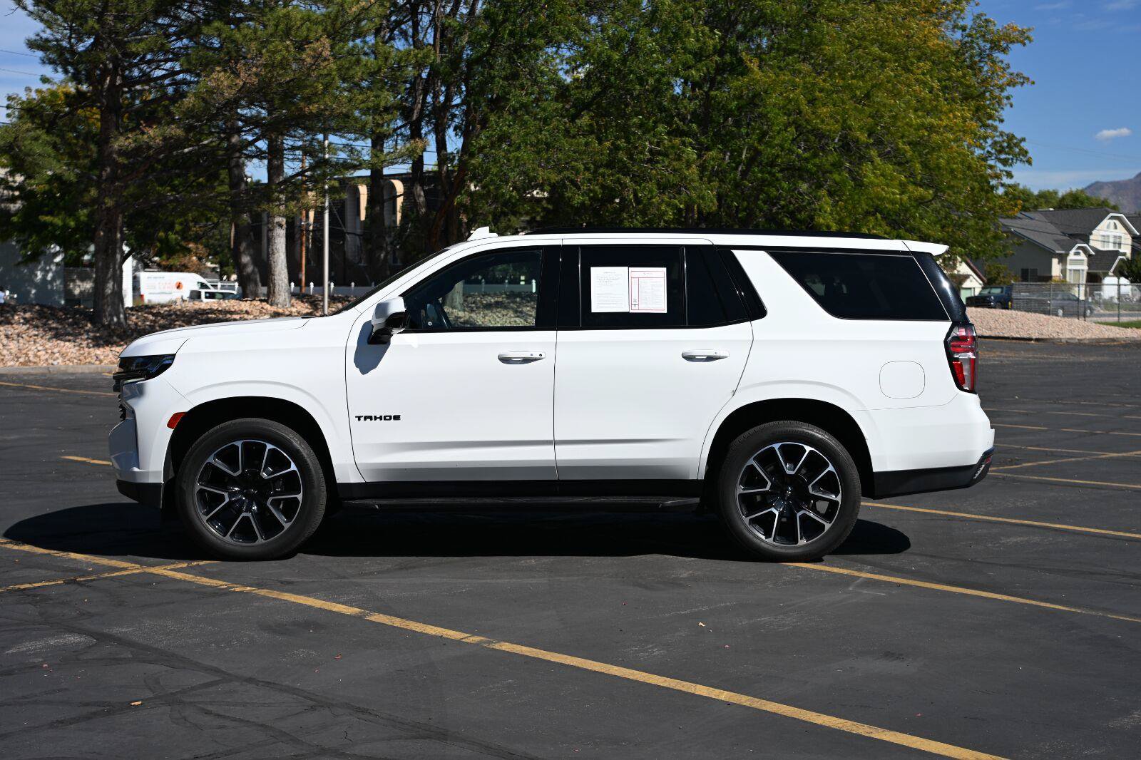 Used 2021 Chevrolet Tahoe RST w/ Luxury Package AWD/4WD image 2