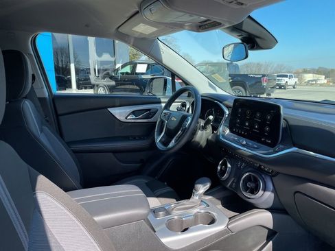 Used 2024 Chevrolet Blazer LT image 27