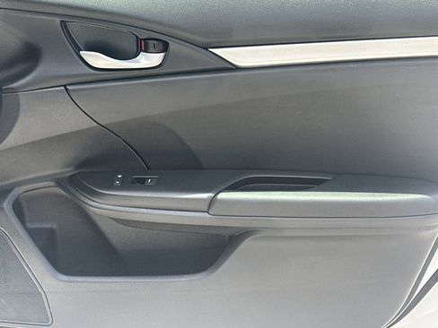 Used 2019 Honda Civic Sport image 14