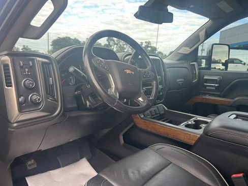 Used 2018 Chevrolet Silverado 2500 High Country w/ Duramax Plus Package AWD/4WD image 33