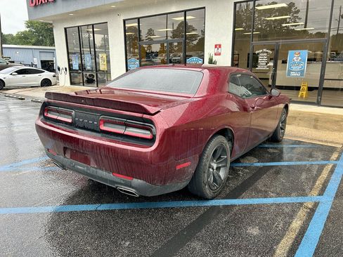 Used 2019 Dodge Challenger SXT RWD image 3