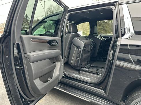 Certified 2025 Chevrolet Suburban Premier image 44
