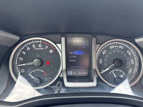 Used 2021 Toyota Tacoma SR5 w/ Technology Package AWD/4WD image 20