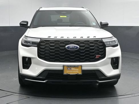 Certified 2025 Ford Explorer ST AWD/4WD image 2