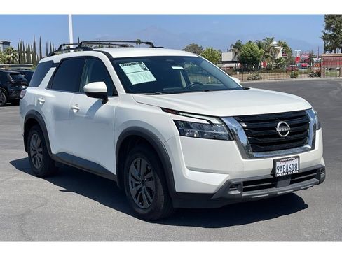 Used 2022 Nissan Pathfinder SV FWD image 9