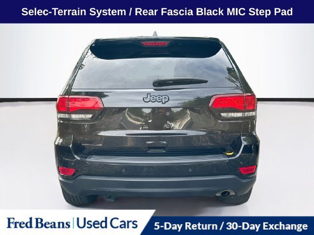 Used 2019 Jeep Grand Cherokee Laredo AWD/4WD image 8