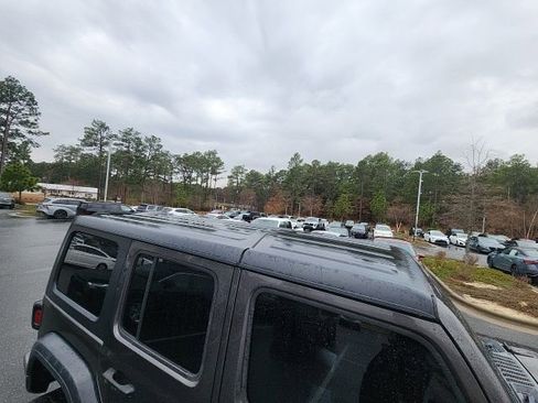 Used 2019 Jeep Wrangler Unlimited Sport S image 13