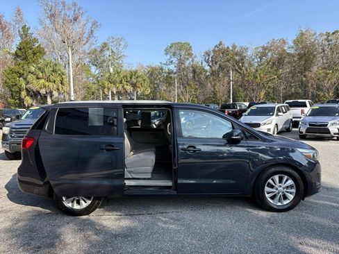 Used 2015 Kia Sedona LX w/ LX Convenience Package image 28