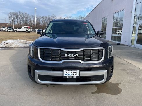 New 2025 Kia Telluride S image 3