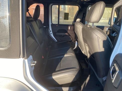 Used 2023 Jeep Wrangler Sahara image 25