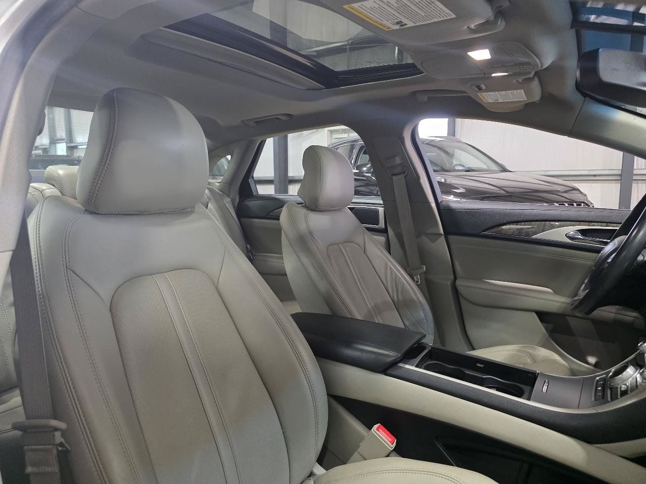 Used 2017 Lincoln MKZ Reserve FWD image 22