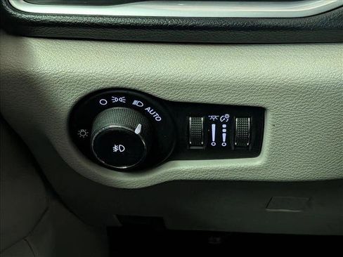Used 2017 Chrysler Pacifica Touring-L Plus FWD image 15