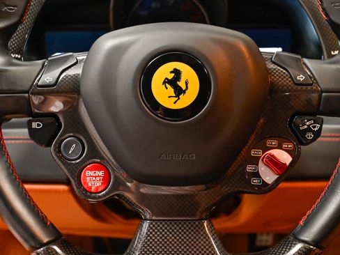 Used 2018 Ferrari 488 GTB RWD image 8