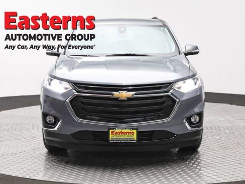 Used 2021 Chevrolet Traverse LT AWD/4WD image 2