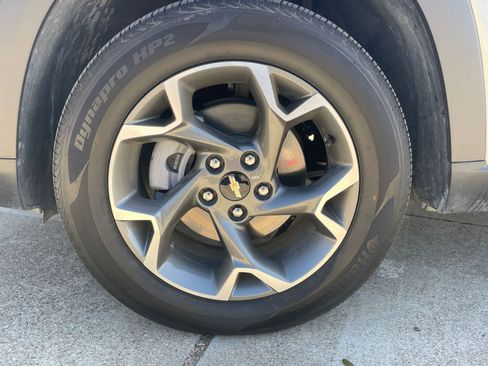 Used 2025 Chevrolet Trax LT w/ LT Convenience Package image 33