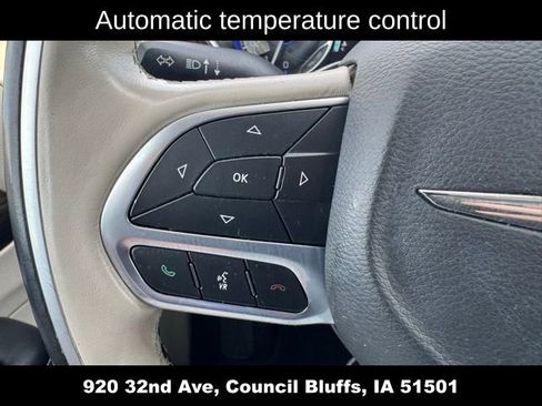 Used 2021 Chrysler Pacifica Limited AWD/4WD image 20