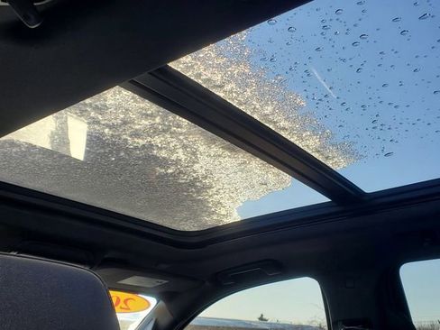 Used 2023 Chevrolet Tahoe LT w/ Luxury Package image 28