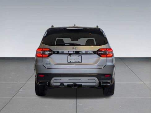 Used 2024 Honda Pilot Touring image 5