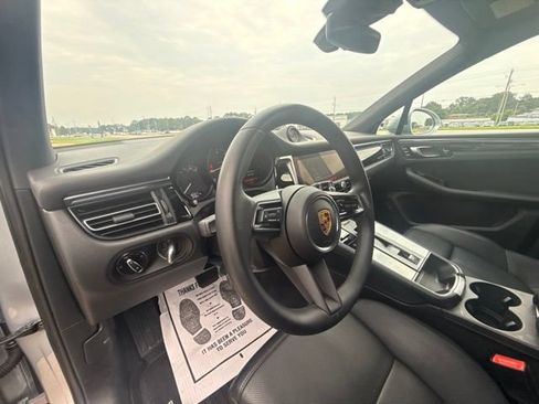 Used 2025 Porsche Macan AWD/4WD image 14