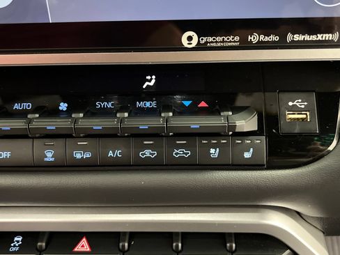 Used 2024 Toyota Tundra Platinum RWD image 57