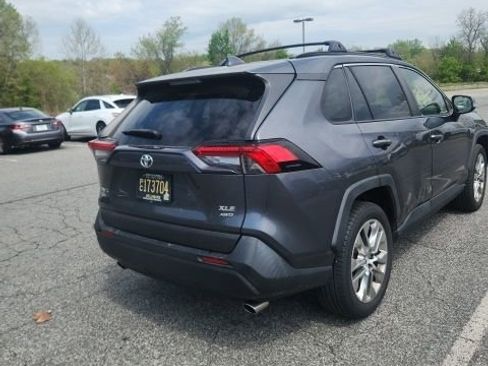 Used 2019 Toyota RAV4 XLE Premium w/ Cold Weather Package AWD/4WD image 4