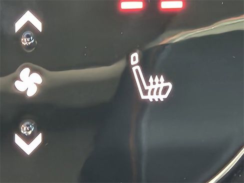 New 2026 Nissan Kicks SR w/ SR Premium Package image 17