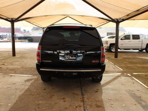 Used 2013 GMC Yukon Denali image 6