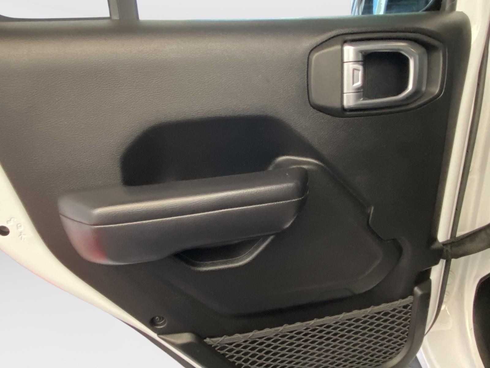 Used 2019 Jeep Wrangler Unlimited Rubicon AWD/4WD image 17