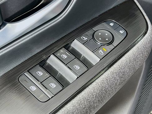New 2026 Nissan Kicks SV w/ Cold Weather Package AWD/4WD image 18