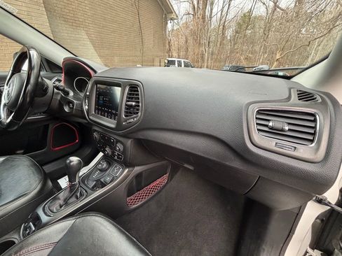 Used 2019 Jeep Compass Trailhawk image 19