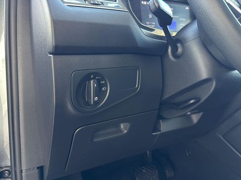 Used 2022 Volkswagen Tiguan S image 17