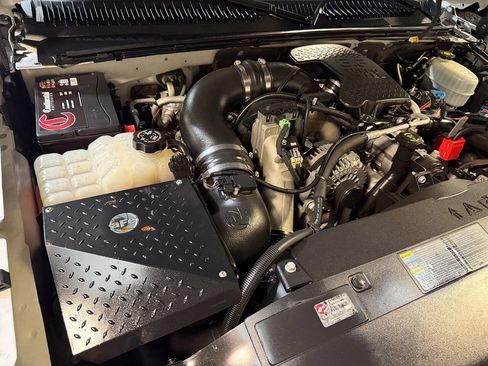 Used 2006 Chevrolet Silverado 2500 LT w/ Heavy-Duty Power Package AWD/4WD image 9