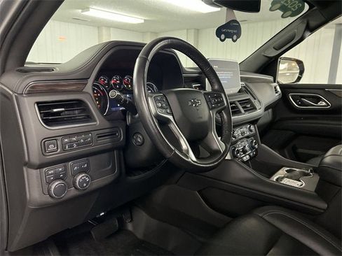 Used 2021 Chevrolet Suburban Z71 w/ Luxury Package image 10