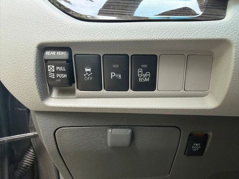Used 2016 Toyota Sienna XLE w/ XLE Navigation Package AWD/4WD image 20