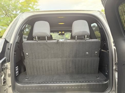 Used 2023 Lexus GX 460 Premium image 34