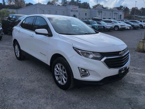 Used 2018 Chevrolet Equinox LT image 2